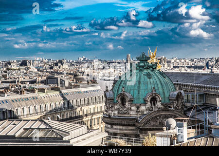Vues de Paris depuis les toits, en France Banque D'Images