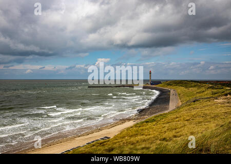 Digue de la mer du Nord, plage de Westkapelle, province de Zélande, Pays-Bas, Walcheren péninsule, la tour radar, Banque D'Images