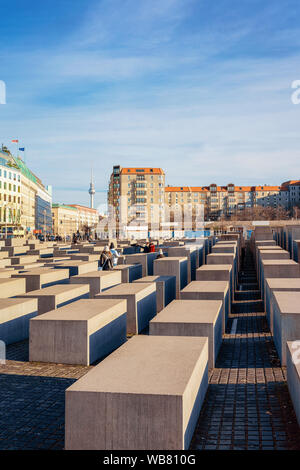 Mémorial aux Juifs assassinés à Berlin Mitte en centre-ville. Bâtiment moderne de l'architecture comme souvenir de l'Holocauste, l'Allemagne en Europe. Banque D'Images