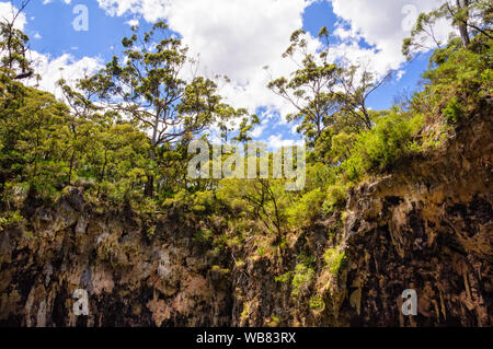 Le trou de la jante autour de l'évier de Jewel Cave - Deepdene, WA, Australie Banque D'Images