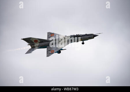 Mikoyan-Gurevich MiG-21 de la Force aérienne roumaine s'affiche à la British Royal International Air Tattoo Banque D'Images