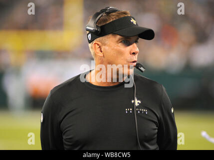 East Rutherford, NJ, USA. 24 août, 2019. New Orleans Saints l'ENTRAÎNEUR-CHEF SEAN PAYTON pendant le match contre les Jets de New York. Le jeu a été joué au stade de la métropolitaine, East Rutherford, New Jersey (crédit Image : © CohenZUMA Bennett sur le fil) Credit : ZUMA Press, Inc./Alamy Live News Banque D'Images