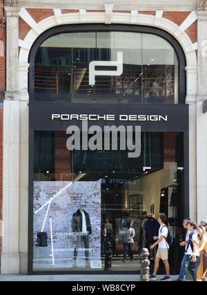 24 août 2019, Londres, Royaume-Uni : Porsche Design store le long de Brompton Road parmi les marques de luxe dans le quartier commerçant de prestige à Knightsbridge. (Crédit Image : © Keith Mayhew/SOPA des images à l'aide de Zuma sur le fil) Banque D'Images