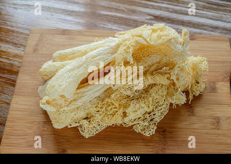 Champignon bambou chinese food on wooden table Banque D'Images