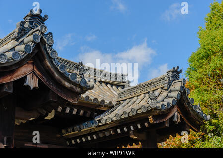 Hall principal du célèbre temple Sanjusangen-do au coeur de Kyoto, révèle des détails dans l'architecture traditionnelle japonaise, Japon Novembre 2018 Banque D'Images