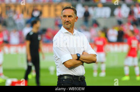 Cologne, Allemagne, 23.08.2019, journée de Bundesliga 2, 1. FC Koeln vs Borussia Dortmund : Manager Achim Beierlorzer (Koeln). DFL RÈGLEMENT INTERDIT UN Banque D'Images