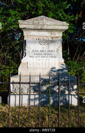 Monument commémorant l'arrivée au Canada de Jean Arès-Arrès d'Agen, en France. Il a été le premier Canadien-français portant le nom d'Ares pionneer. Banque D'Images