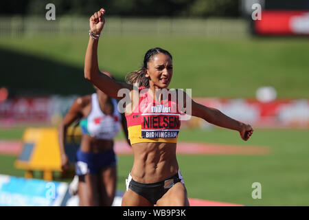 Birmingham, UK. Août 25, 2019. Laviai Nielsen gagne le 400m femmes pendant la Muller British Championnats mondiaux d'athlétisme à l'Alexander Stadium, Birmingham, Angleterre le 25 août 2019. Photo par Jodi Casino. Usage éditorial uniquement, licence requise pour un usage commercial. Aucune utilisation de pari, de jeux ou d'un seul club/ligue/dvd publications. Credit : UK Sports Photos Ltd/Alamy Live News Banque D'Images