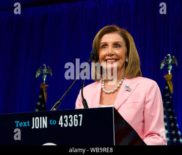 San Francisco, CA - le 23 août 2019 : Le Président de la Chambre, Nancy Pelosi, s'exprimant lors de la Convention Nationale Démocratique Réunion d'été à San Francisc Banque D'Images