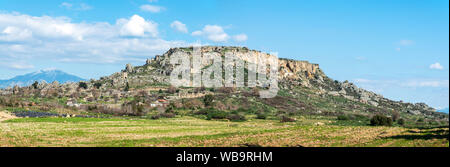 Plateau rocheux avec quelques ruines de l'ancienne ville Silyon comporte à Antalya province de la Turquie. Banque D'Images