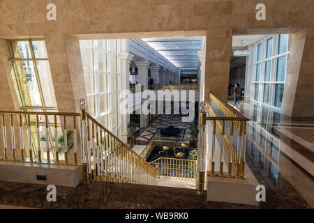 Belek, Antalya, Turquie - 11 février 2019. Vue de l'intérieur du hall du Rixos Premium Belek hôtel cinq étoiles à Belek, Turquie. Banque D'Images