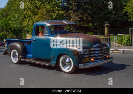 1951 50s années cinquante de voitures Chevrolet de camion bleu, capot de vieux camion, dessus d'ailes et plancher de caisse, les classiques américains en croûte de surface à l'occasion de l'événement Ormskirk MotorFest, au Royaume-Uni Banque D'Images