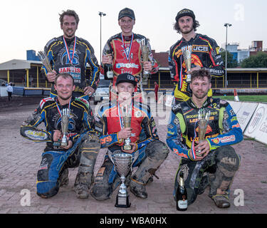 Sheffield, Royaume-Uni. Août 25, 2019. SHEFFIELD, Angleterre 25 août trois équipes : (l-r) PLYMOUTH (3e) Ben Wilson (arrière), Nathan Stoneman (à genoux) KENT (1er) a appelé l'Kemp (arrière), Anders Rowe (à genoux) LEICESTER (2e) Ellis Perks (arrière), Danyon Hume (à genoux) au cours de la National League Championship Stade Owlerton paires à Sheffield, le dimanche 25 août 2019 (Crédit : Ian Charles | MI News) Credit : MI News & Sport /Alamy Live News Banque D'Images
