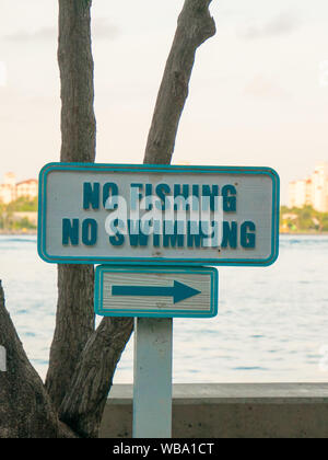 Pas de piscine et pas de signes de pêche à Miami beach Banque D'Images