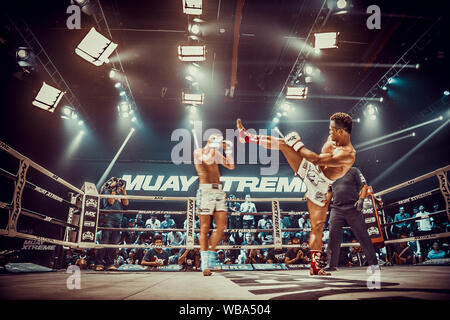 Combats de Muay Thai à Bangkok en Thaïlande Banque D'Images