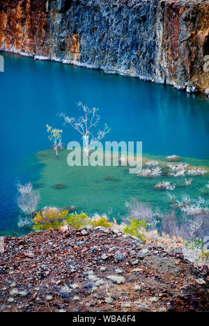 Piscine de abandonné Mary Kathleen mine d'uranium, fermée en 1982. Le terrain a été remis en état. Région entre Mount Isa et Cloncury, Queensla Banque D'Images