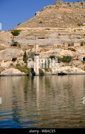 Savasan Village, situé dans la région de Halfeti à Sanliurfa, est sous les eaux du barrage de Birecik. Ce village construit en face de l'Euphrate avant qu'il ait été Banque D'Images