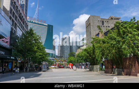 Un matin voir de centre-ville de Kunming, province du Yunnan, Chine. Prise le 1er août 2019. Banque D'Images