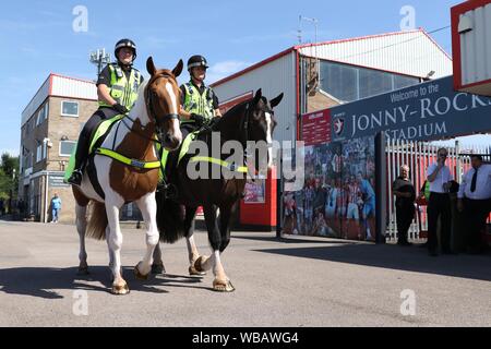 Cheltenham Town FC v Swindon Town FC au stade des roches Jonny, Whaddon Road (Sky Bet League deux - 24 août 2019) - Photo par Antony Thompson - T Banque D'Images