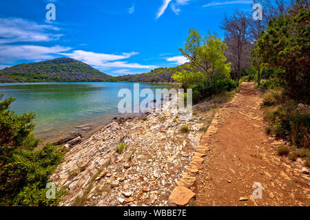 Mir dans le lac du parc naturel Telascica Bay sur l'île de Dugi Otok, archipel de Croatie Dalmatie Banque D'Images