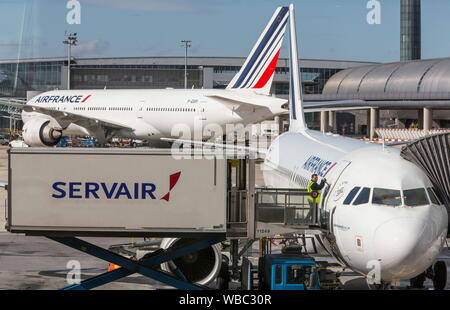 Les AVIONS D'AIR FRANCE À ROISSY AIRPORT Banque D'Images