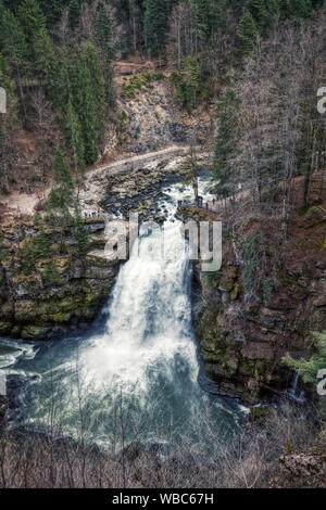 Amazing waterfall Saut du Doubs à la frontière de la France et la Suisse, panorama Banque D'Images