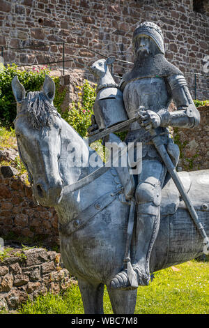 'The perfect Knight', Owen Cunningham's sculpture de Sir Hugh Calveley à château Mont Orgueil, Gorey, Jersey Banque D'Images