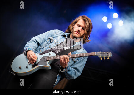 Trondheim, Norvège. 3e, juin 2018. Le groupe de heavy metal norvégien Kvelertak effectue un concert live au cours de la musique norvégienne Trondheim Rocks Festival 2018 à Trondheim. Vidar Landa est guitariste ici vu sur scène. (Photo crédit : Gonzales Photo - Tor Atle Kleven). Banque D'Images