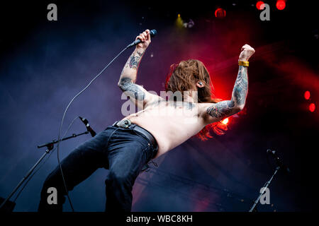 Trondheim, Norvège. 3e, juin 2018. Le groupe de heavy metal norvégien Kvelertak effectue un concert live au cours de la musique norvégienne Trondheim Rocks Festival 2018 à Trondheim. Ici le chanteur Erlend Hjelvik est vu sur scène. (Photo crédit : Gonzales Photo - Tor Atle Kleven). Banque D'Images