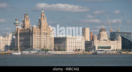 Trois Grâces de Liverpool - Le Royal Liver Building, la Cunard Building et le port de Liverpool Building sur le secteur riverain historique sur la rivière moi Banque D'Images