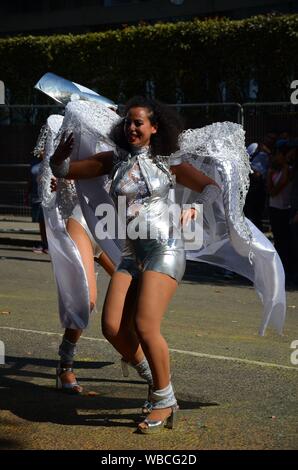 Londres, Royaume-Uni. Août 26, 2019. Notting Hill Carnival 2019 Credit : JOHNNY ARMSTEAD/Alamy Live News Banque D'Images