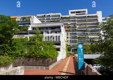 Vue arrière de Connollystraße 31, site du siège de Munich pendant les Jeux Olympiques d'été de 1972 à Munich, Allemagne. Banque D'Images