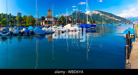 Église et Château de Spiez, Suisse Banque D'Images