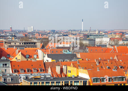 Toit de tuiles rouges de Copenhague , Danemark Banque D'Images