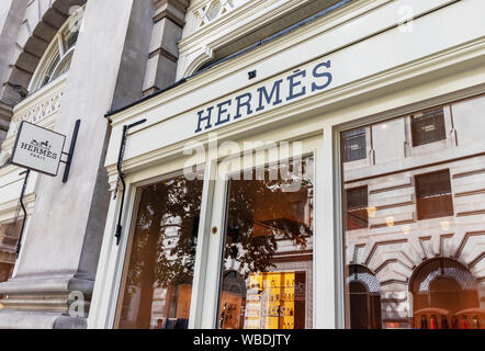 London / UK, 21 août 2019 - boutique Hermes/dans le Royal Exchange, dans la banque. Hermes est un détaillant haut de gamme portant la marque de luxe, de vêtements Banque D'Images