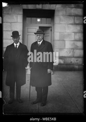 Frank W. Vanderlip, de New York), qui a témoigné devant le comité de dôme de théière Abstract/moyenne : 1 négatif : vitrage ; 5 x 7 in. ou moins Banque D'Images