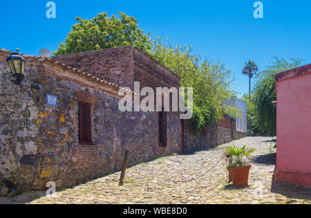 Colonia del Sacramento, Uruguay ; 2 Mars 2019 : Rue de sites dans la ville Colonia del Sacramento, site du patrimoine mondial Banque D'Images