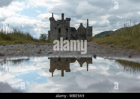 Le château de kilchurn est une structure en ruine sur une péninsule rocheuse à l'extrémité nord-est de l'Ecosse Loch Awe Royaume-Uni europe Banque D'Images