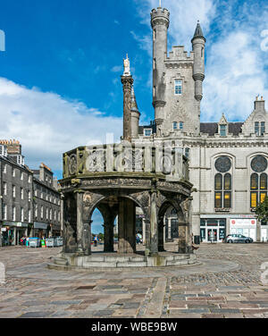 Le Mercat Cross square et dans l'Écosse Aberdeen Castlegate UK Banque D'Images