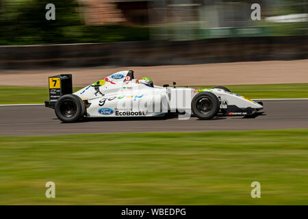 7 voiture, Roberto Faria, Fortec Motorsport, Session 1, Oulton Park F4 Championship Banque D'Images
