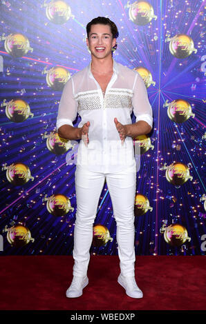 AJ Pritchard arrivant au tapis rouge lancement de Strictly Come Dancing 2019, tenue au Centre de Télévision de la BBC à Londres, au Royaume-Uni. Banque D'Images