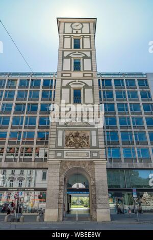 Max Tower, Lenbachplatz, Munich, Bavière, Allemagne Banque D'Images