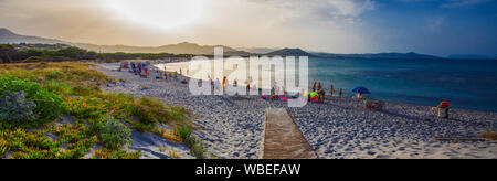 Graniro avec plage Santa Lucia vieille ville dans la région italienne de la Sardaigne sur la mer Tyrrhénienne, la Sardaigne, l'Italie, l'Europe. Banque D'Images