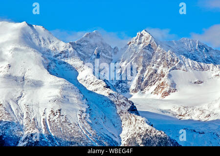 Vue aérienne spectaculaire de Kathleen Glacier et les sommets, British Columbia, Canada Banque D'Images