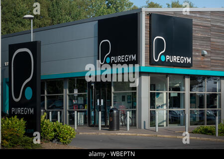 Une branche de l'PureGym Health Club situé sur Bury New Road à Manchester, au Royaume-Uni. Banque D'Images