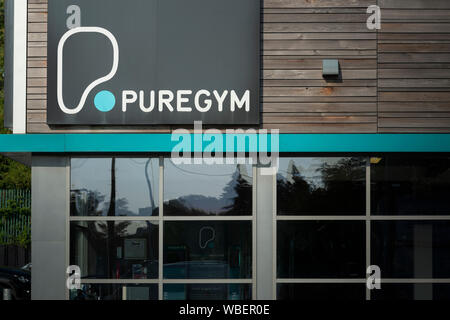 Une branche de l'PureGym Health Club situé sur Bury New Road à Manchester, au Royaume-Uni. Banque D'Images