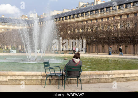 Paris, France - 02 janvier 2013 : les jardins du Palais Royal (Palais Royal) à Paris par une journée d'hiver Banque D'Images