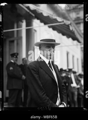 Le général] Taufflieb, ancien commandant de l'armée française, [à] la Maison Blanche Résumé/moyenne : 1 négatif : vitrage ; 4 x 5 in. ou moins Banque D'Images