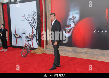 Los Angeles, USA. Août 26, 2019. Bill Skarsgard à New Line Cinema's 'Il' Chapitre 2 Première mondiale qui a eu lieu au Regency Village Theatre de Westwood, CA, le 26 août 2019. Crédit photo : Joseph Martinez/PictureLux PictureLux Crédit : Le Hollywood/Archive/Alamy Live News Banque D'Images