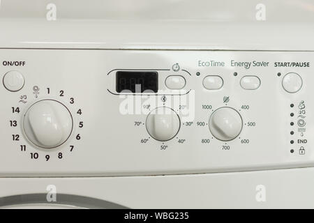 Lave-linge panneau de close-up. Lave-linge de bord pour le choix des programmes. Banque D'Images